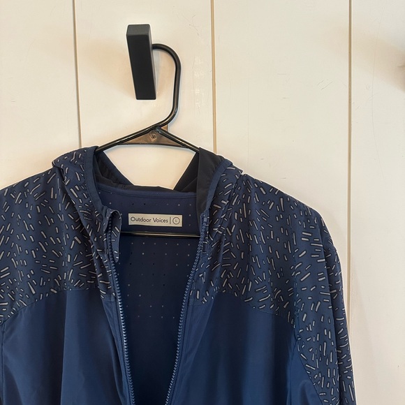 Outdoor Voices Full Zip Lightweight Running Hoodie - Picture 4 of 5